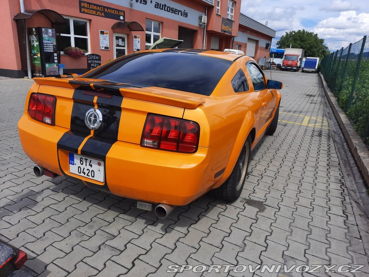 Ford Mustang 4.0, manuál 2007
