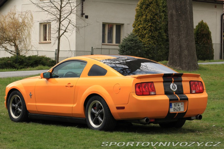 Ford Mustang 4.0, manuál 2007