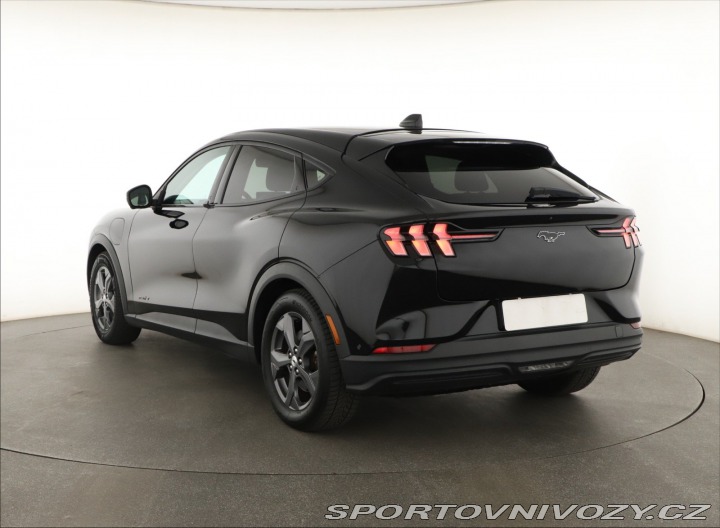Ford Mustang Mach-E Standard Range RW 2021