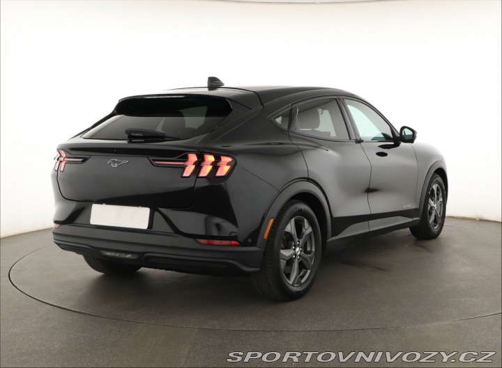 Ford Mustang Mach-E Standard Range RW 2021