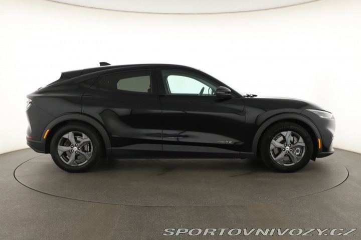 Ford Mustang Mach-E Standard Range RW 2021