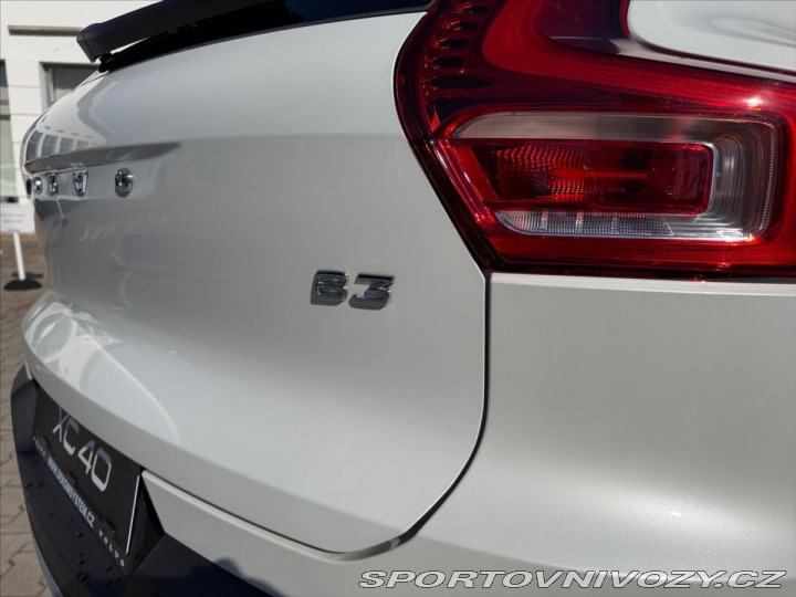 Volvo Ostatní modely XC40 2,0 XC40 B3 Core 8273 2026