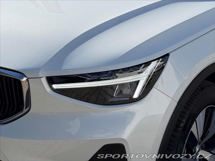 Volvo Ostatní modely XC40 2,0 XC40 B3 Core 8273 2026