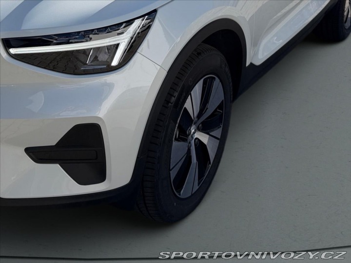 Volvo Ostatní modely XC40 2,0 XC40 B3 Core 8273 2026