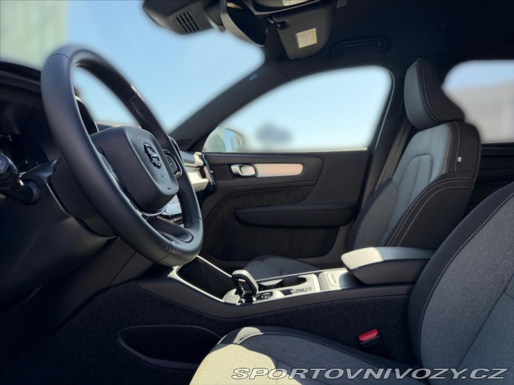 Volvo Ostatní modely XC40 2,0 XC40 B3 Core 8273 2026