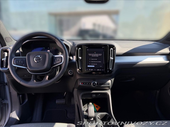 Volvo Ostatní modely XC40 2,0 XC40 B3 Core 8413 2026