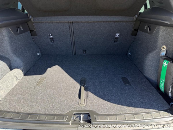 Volvo Ostatní modely XC40 2,0 XC40 B3 Core 8438 2026