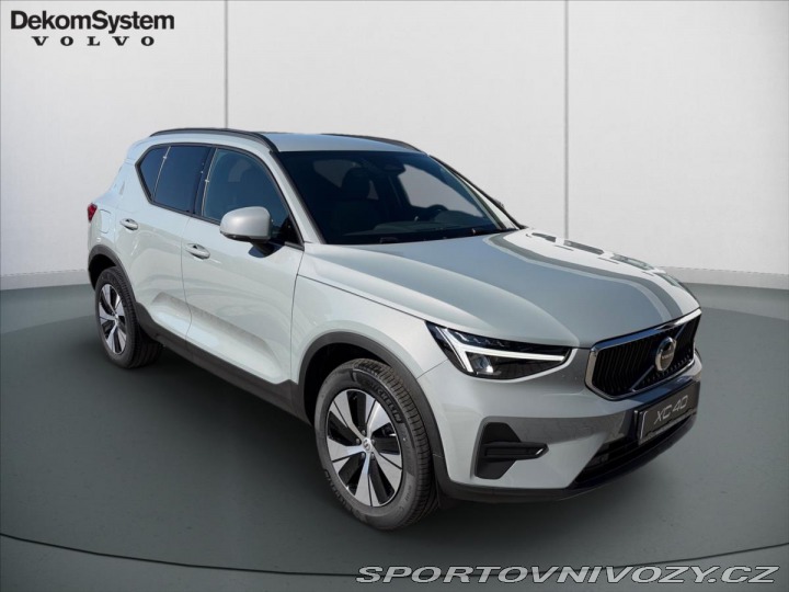 Volvo Ostatní modely XC40 2,0 XC40 B3 Core 8438 2026