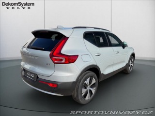 Volvo Ostatní modely XC40 2,0 XC40 B3 Core 8438 2026