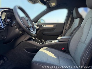 Volvo Ostatní modely XC40 2,0 XC40 B3 Core 8438 2026