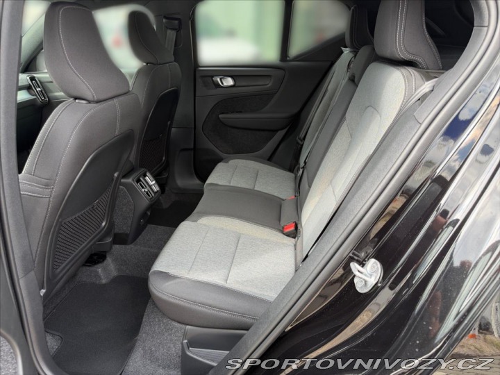 Volvo Ostatní modely XC40 2,0 XC40 B3 Core 8378 2026