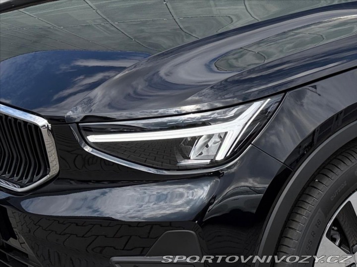 Volvo Ostatní modely XC40 2,0 XC40 B3 Core 8378 2026