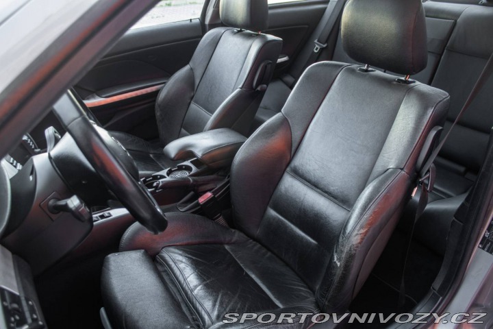 BMW 3 Coupé 330 Ci 2003 RWD 17 2003