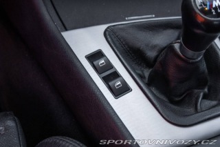 BMW 3 Coupé 330 Ci 2003 RWD 17 2003
