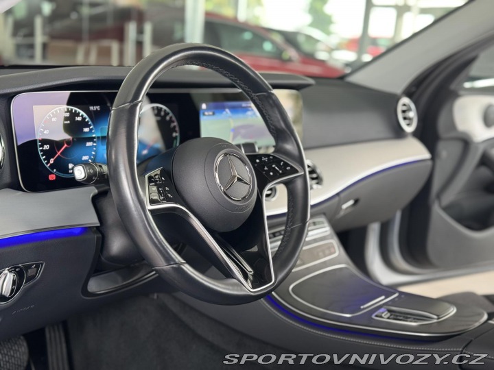 Mercedes-Benz E 300e 235kW*Webasto*Tažné* 2023