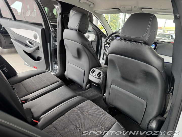 Mercedes-Benz E 300e 235kW*Webasto*REZERV 2023