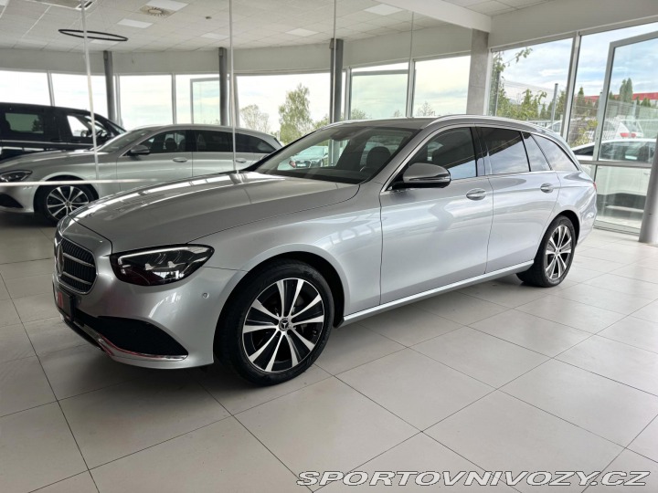Mercedes-Benz E 300e 235kW*Webasto*Tažné* 2023