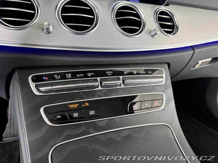 Mercedes-Benz E 300e 235kW*Webasto*REZERV 2023