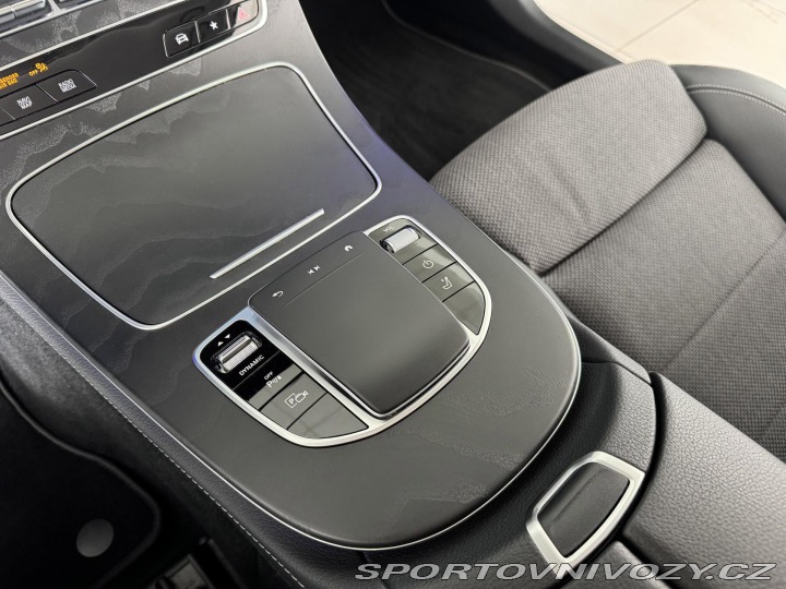 Mercedes-Benz E 300e 235kW*Webasto*REZERV 2023
