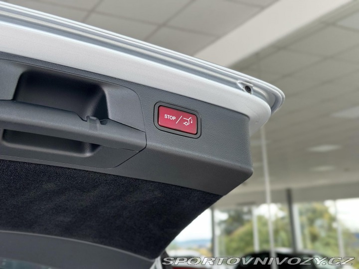 Mercedes-Benz E 300e 235kW*Webasto*Tažné* 2023