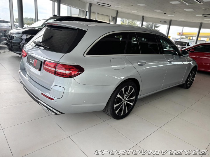 Mercedes-Benz E 300e 235kW*Webasto*Tažné* 2023