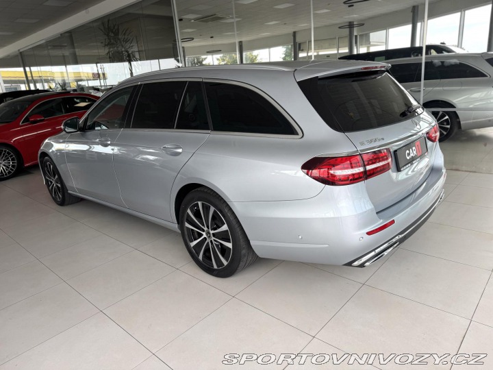 Mercedes-Benz E 300e 235kW*Webasto*Tažné* 2023