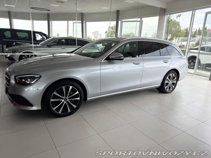 Mercedes-Benz E 300e 235kW*Webasto*Tažné* 2023