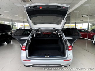 Mercedes-Benz E 300e 235kW*Webasto*Tažné* 2023