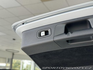 Mercedes-Benz E 300e 235kW*Webasto*Tažné* 2023