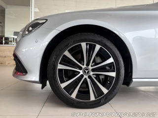 Mercedes-Benz E 300e 235kW*Webasto*Tažné* 2023