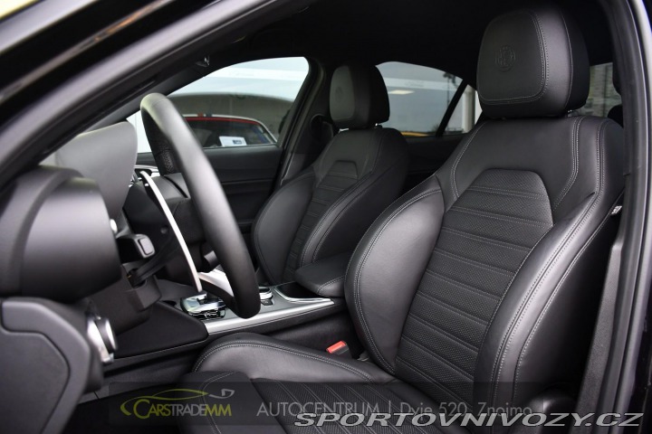 Alfa Romeo Giulia 2.0T 16V 206kW VELOCE AT8 2024