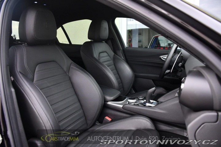 Alfa Romeo Giulia 2.0T 16V 206kW VELOCE AT8 2024