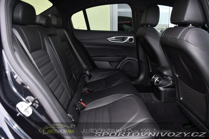 Alfa Romeo Giulia 2.0T 16V 206kW VELOCE AT8 2024