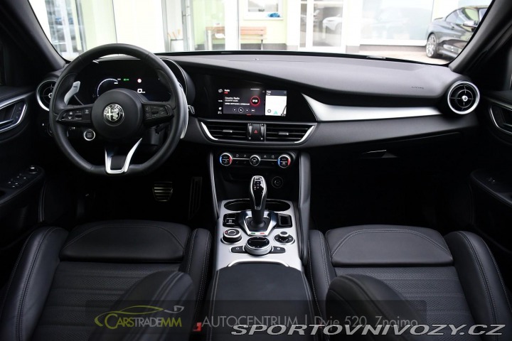 Alfa Romeo Giulia 2.0T 16V 206kW VELOCE AT8 2024
