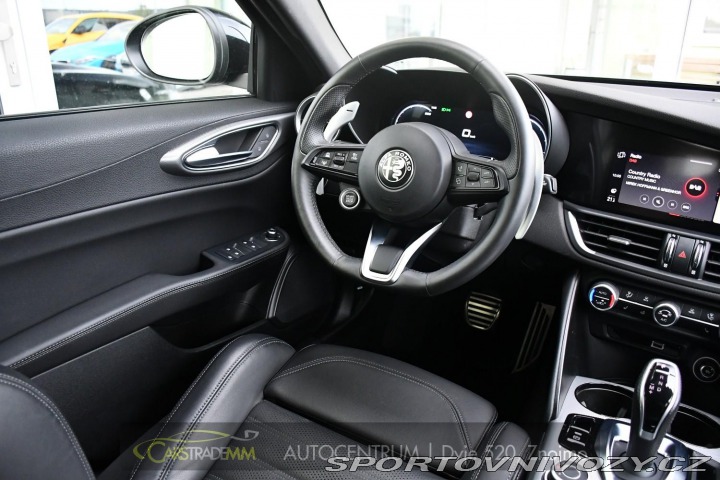 Alfa Romeo Giulia 2.0T 16V 206kW VELOCE AT8 2024