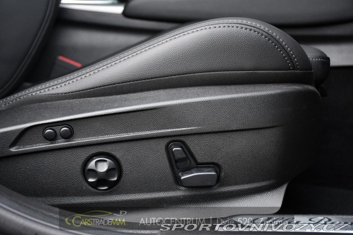 Alfa Romeo Giulia 2.0T 16V 206kW VELOCE AT8 2024