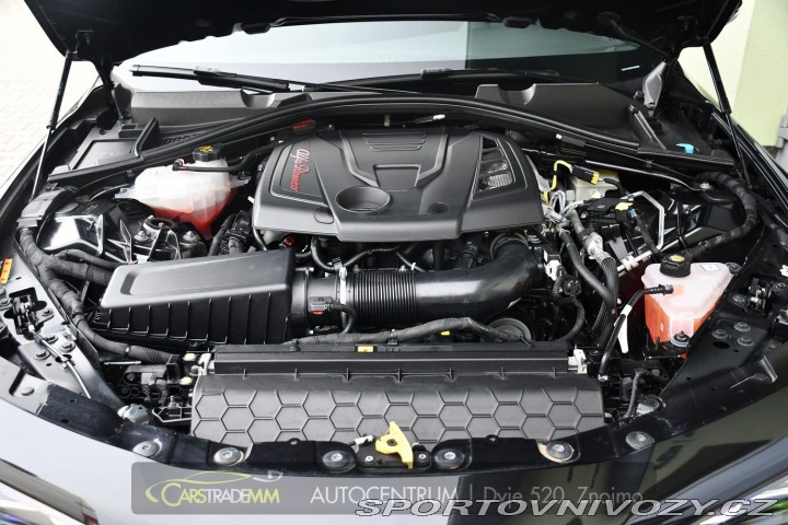 Alfa Romeo Giulia 2.0T 16V 206kW VELOCE AT8 2024