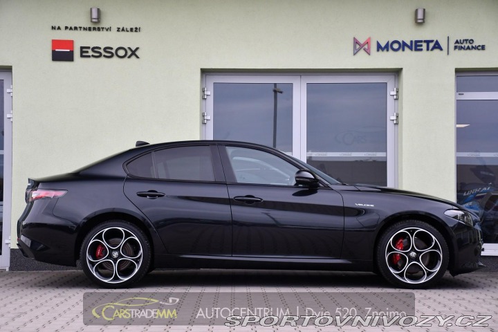 Alfa Romeo Giulia 2.0T 16V 206kW VELOCE AT8 2024
