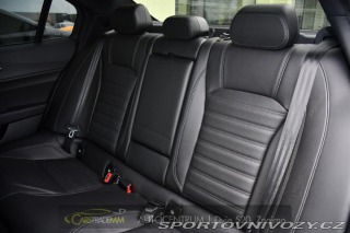 Alfa Romeo Giulia 2.0T 16V 206kW VELOCE AT8 2024