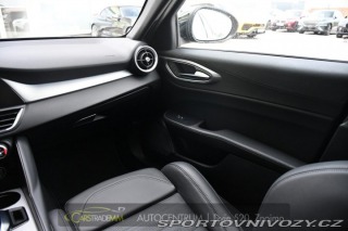 Alfa Romeo Giulia 2.0T 16V 206kW VELOCE AT8 2024