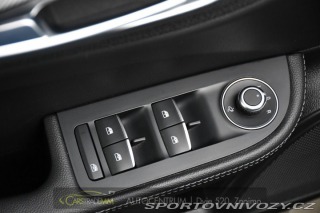 Alfa Romeo Giulia 2.0T 16V 206kW VELOCE AT8 2024