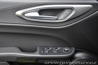 Alfa Romeo Giulia 2.0T 16V 206kW VELOCE AT8 2024