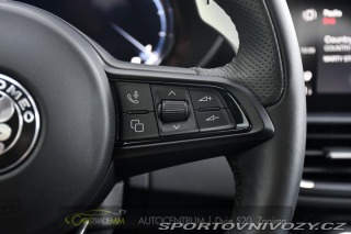 Alfa Romeo Giulia 2.0T 16V 206kW VELOCE AT8 2024