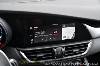 Alfa Romeo Giulia 2.0T 16V 206kW VELOCE AT8 2024