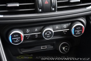 Alfa Romeo Giulia 2.0T 16V 206kW VELOCE AT8 2024