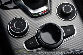 Alfa Romeo Giulia 2.0T 16V 206kW VELOCE AT8 2024