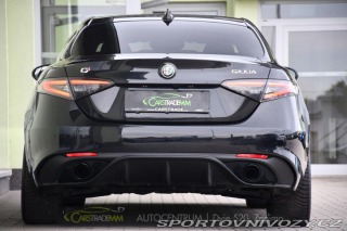 Alfa Romeo Giulia 2.0T 16V 206kW VELOCE AT8 2024