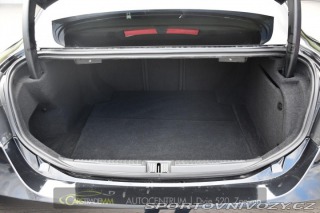Alfa Romeo Giulia 2.0T 16V 206kW VELOCE AT8 2024