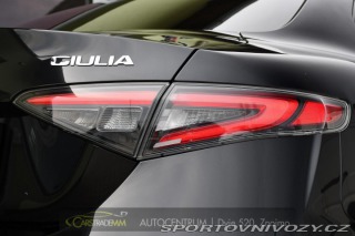 Alfa Romeo Giulia 2.0T 16V 206kW VELOCE AT8 2024