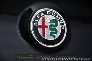 Alfa Romeo Giulia 2.0T 16V 206kW VELOCE AT8 2024